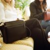 Everyday bag to wear over the shoulder. Storage pockets with a streamlined style to match any outfit! Handmade in Geneva from eco-responsible leathers.