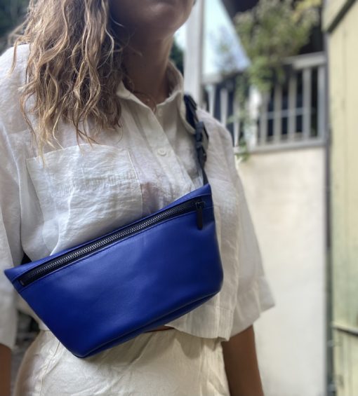 sac-banane fait main à Genève avec des cuir eco-responsables.