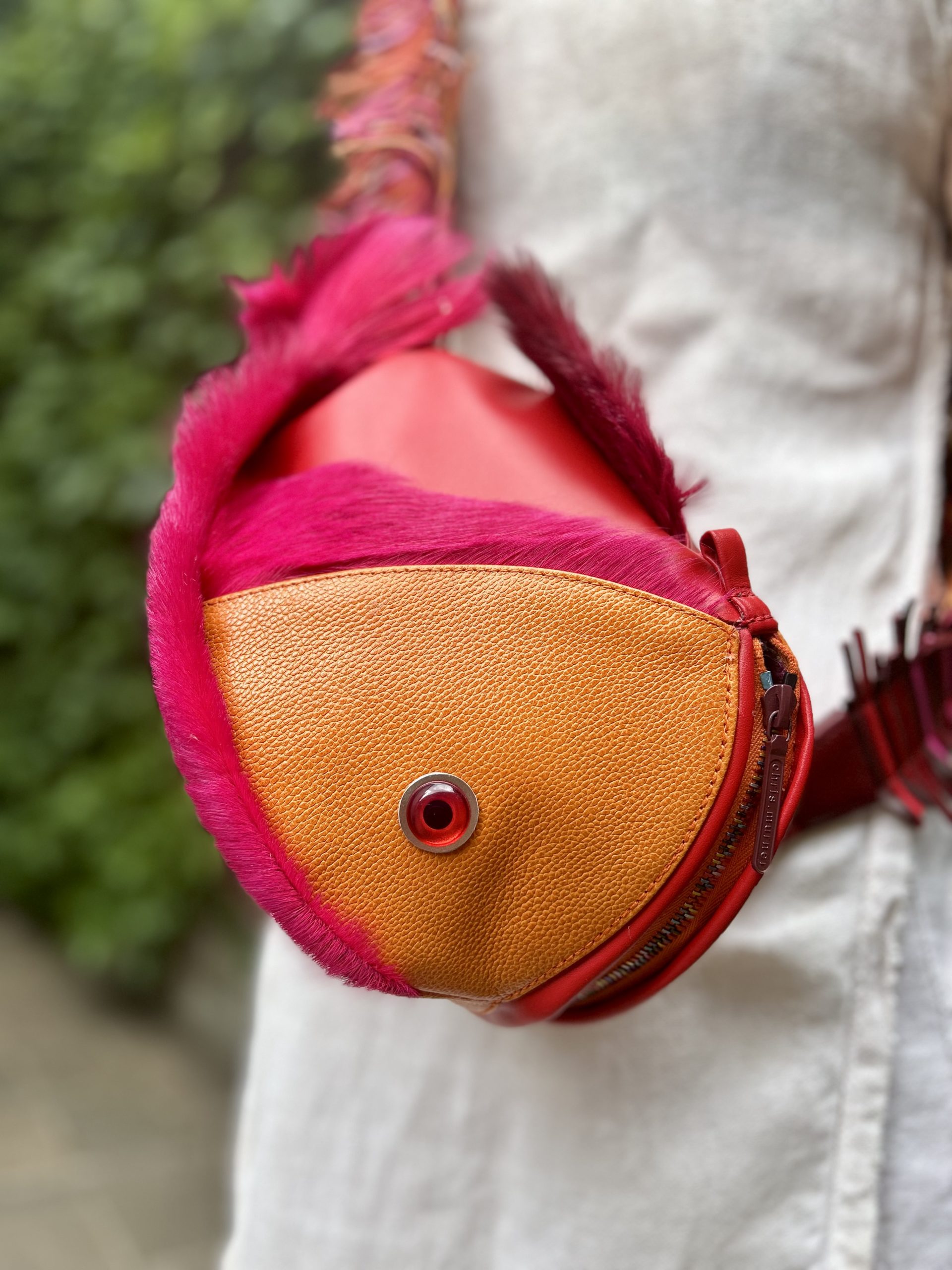 pièce de maroquinerie unique et original. sac poisson. savoire-faire en maroquinerie à genève. fait main. pièce unique.