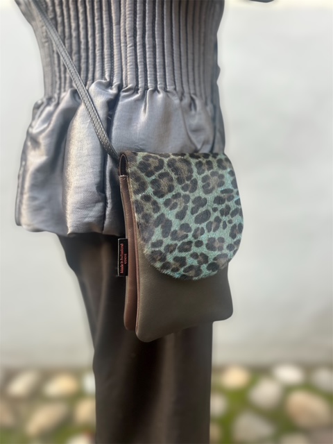 Phone pouch